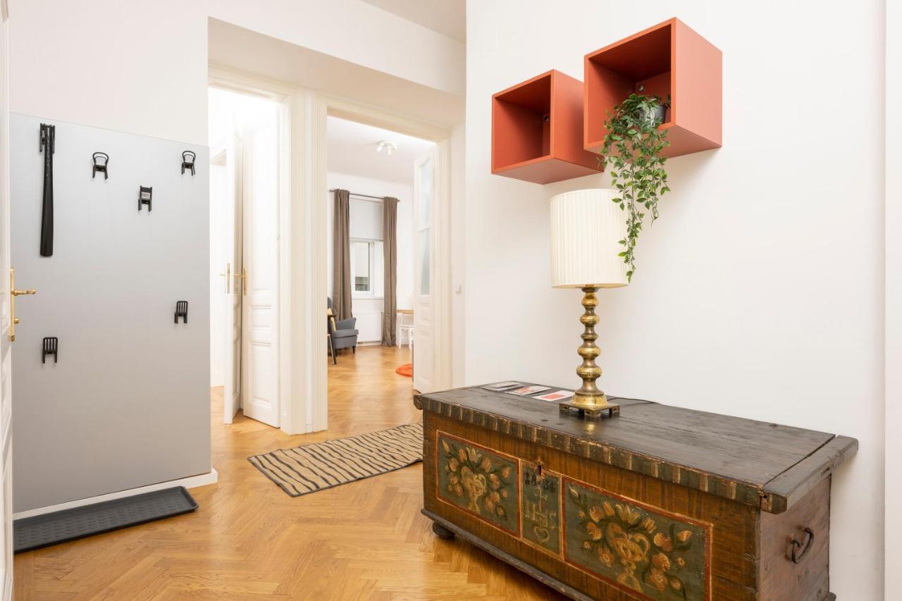 Luxury Suites Liechtenstein Vienna Esterno foto