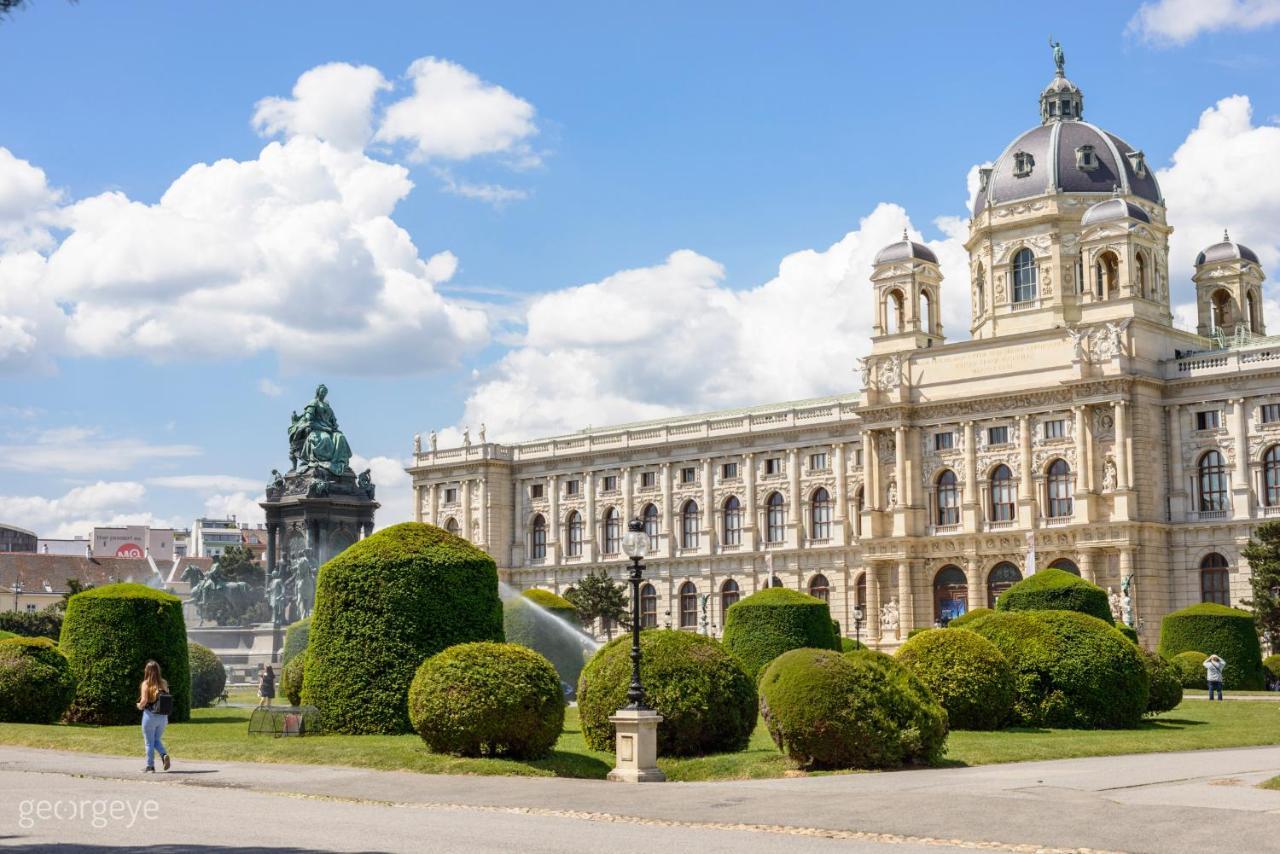 Luxury Suites Liechtenstein Vienna Esterno foto