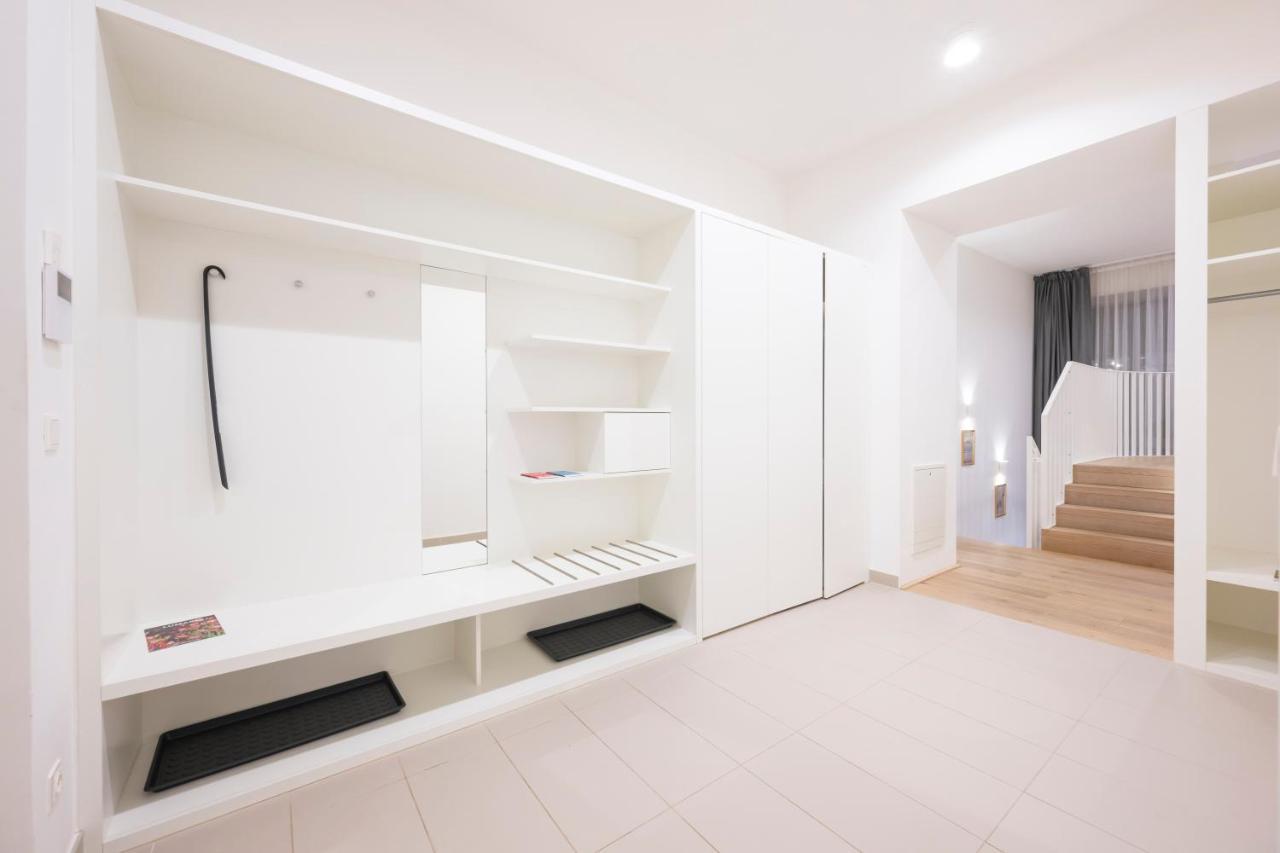 Luxury Suites Liechtenstein Vienna Esterno foto