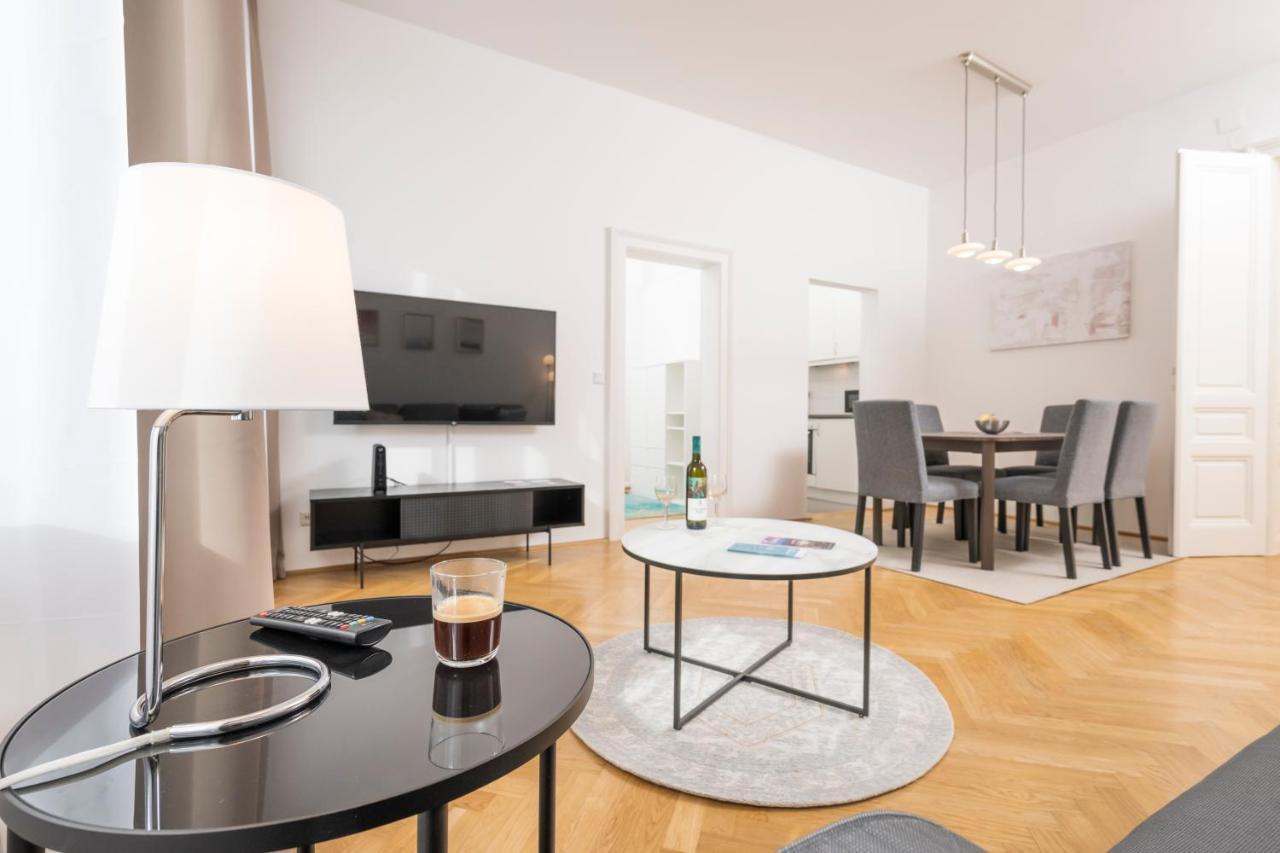 Luxury Suites Liechtenstein Vienna Esterno foto