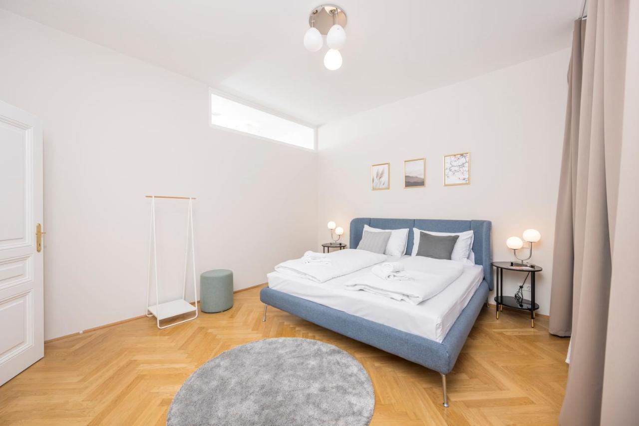 Luxury Suites Liechtenstein Vienna Esterno foto