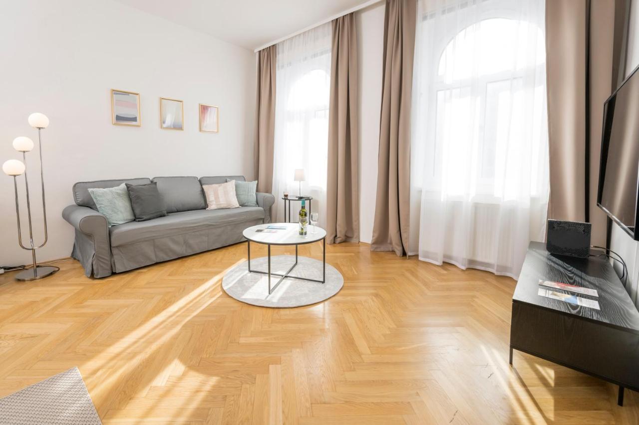 Luxury Suites Liechtenstein Vienna Esterno foto