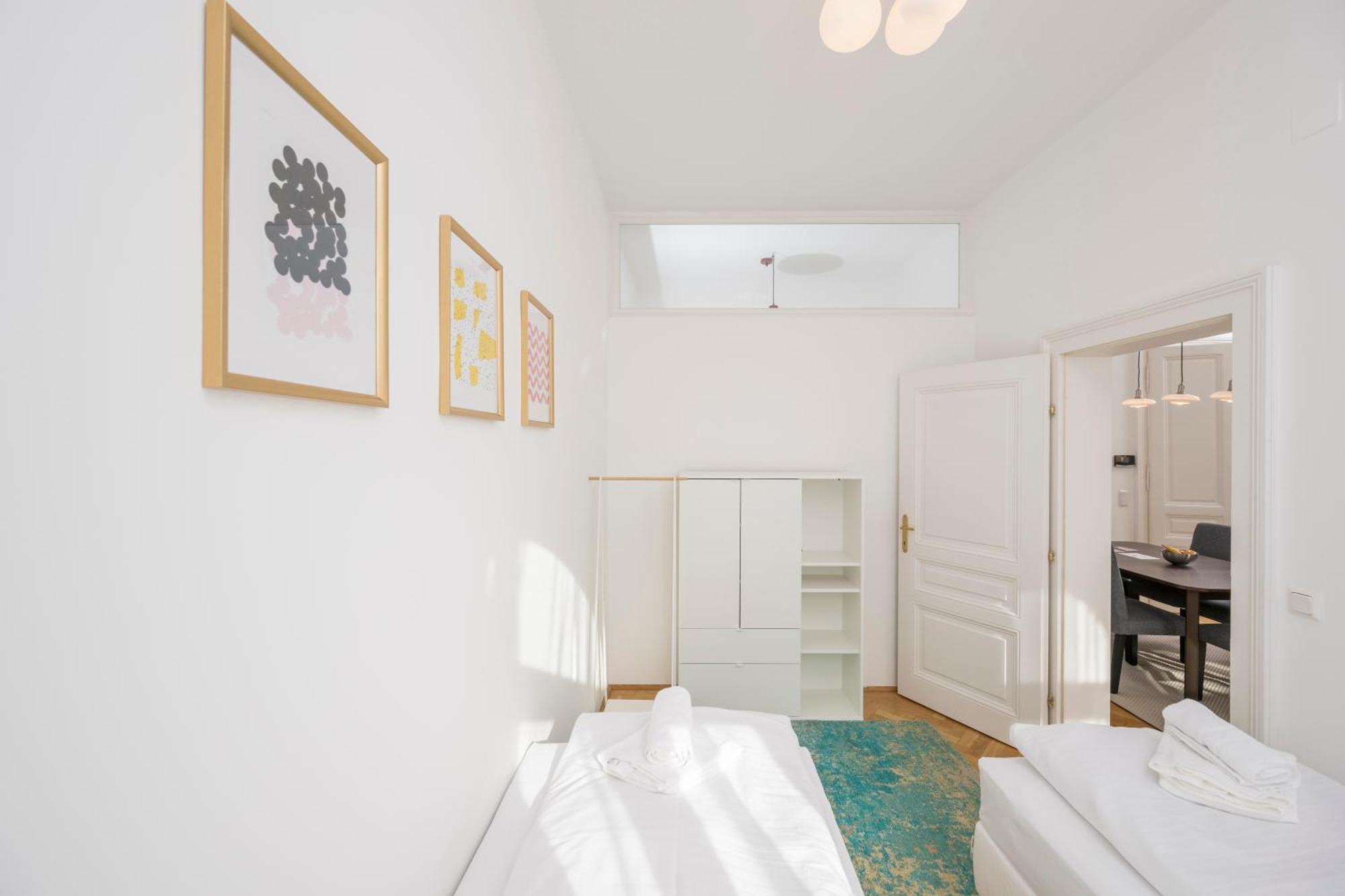Luxury Suites Liechtenstein Vienna Esterno foto